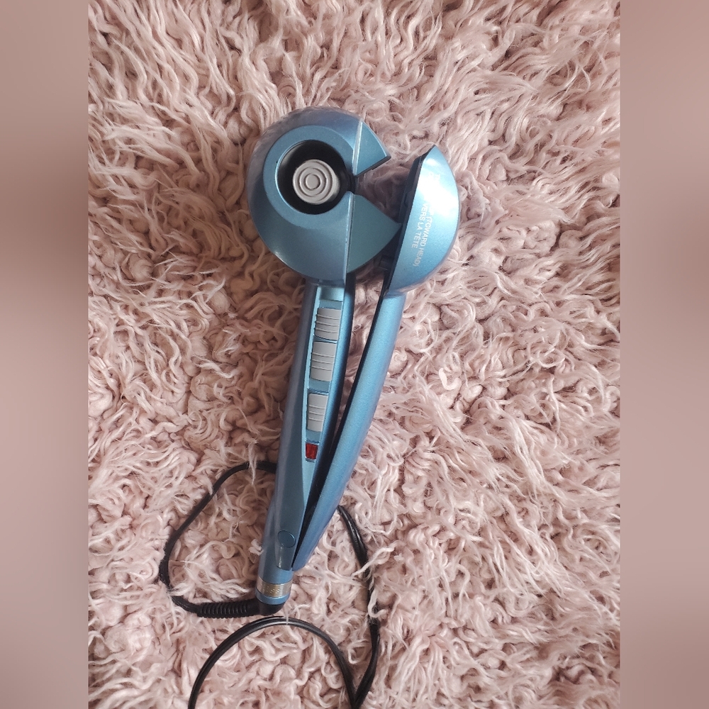 BabylissPRO Miracurl Classic Professional Hair Curler.